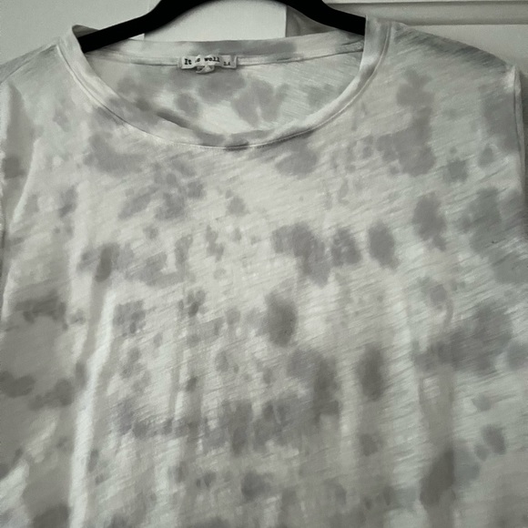 It Is Well LA Everyday Crew Tee in Cloud Grey - Picture 2 of 3